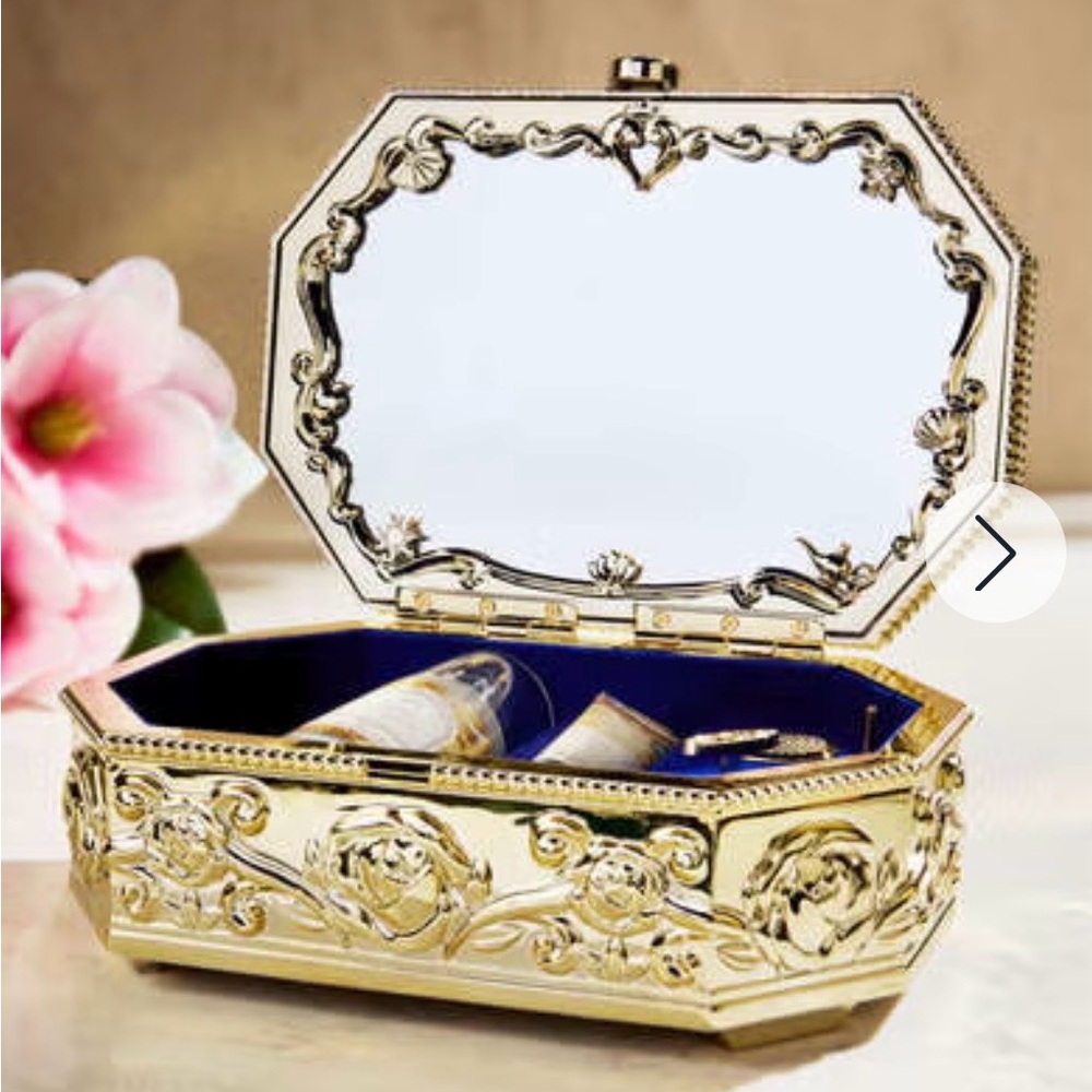 Bath and Body Jewelry Box Disney In Hand